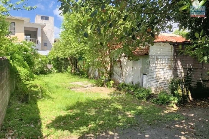 Quatre Bornes à vendre terrain de 2047 m² proche de la Louise idéal Promoteur.