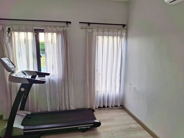 5 Bedroom Villa