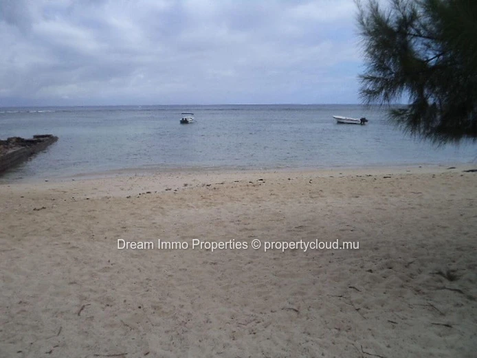 Beachfront! Huge Residential Land On The Sea In Tamarin – Mauritius