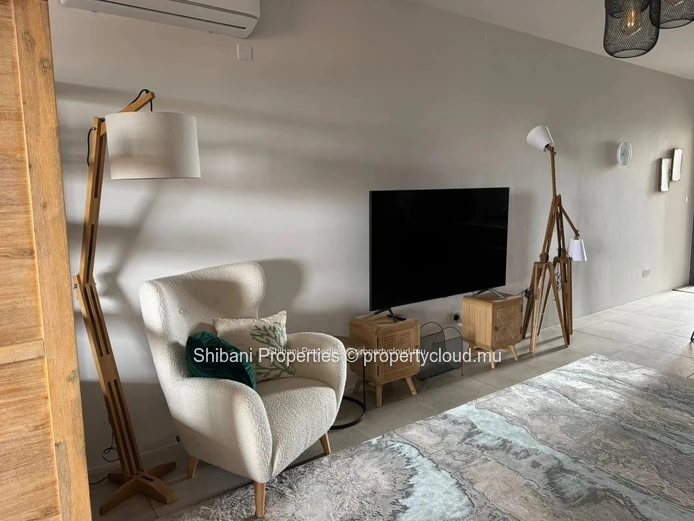 Appartement au Dernier Étage avec Toit-Terrasse Privé