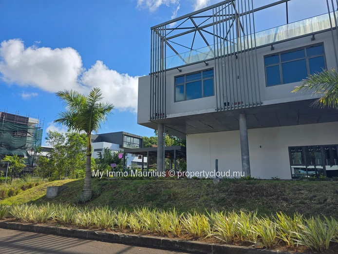 New office Moka Business Park