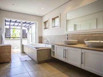 Tee to Sea - Heritage Villas Valiche