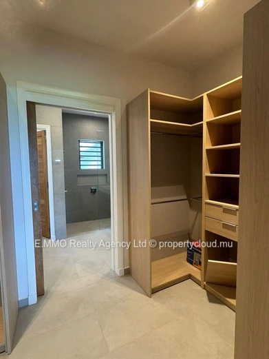Luxury Spacious 4-Bedroom, 4-Bathroom Apartment with Panoramic Views – 262 sqm – Belle Vue Living