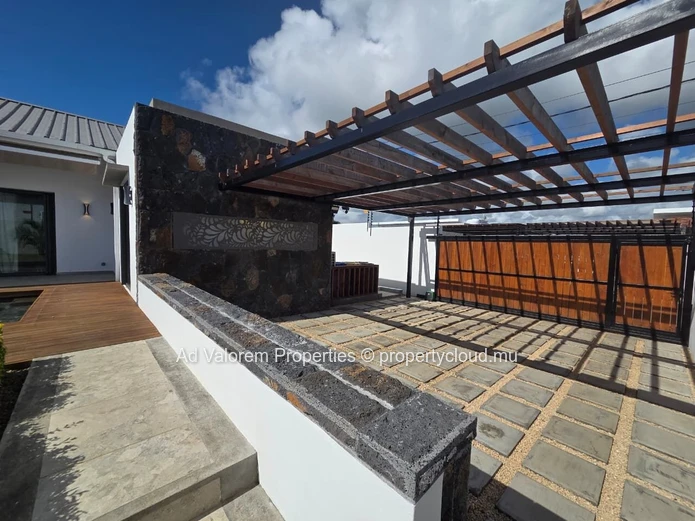 Exclusive – For Rent: 3-Bedroom Villa with Pool & Solar Energy in Grand Baie (Sole Mandate)