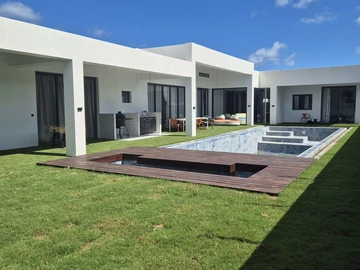 4 Bedroom Villa