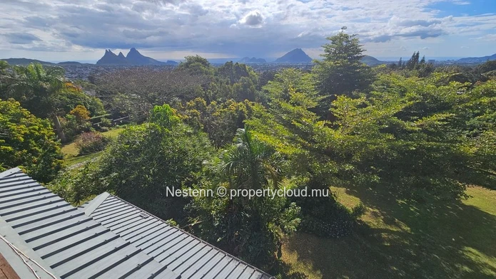 Prestigious property ideal for a head office or offices