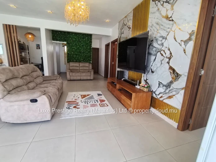 Brand-New Luxury 4-Bedroom Ensuite Villa for Sale in Mont Pascal | 15 Perches | Near Grand Baie & Northfields Interna...