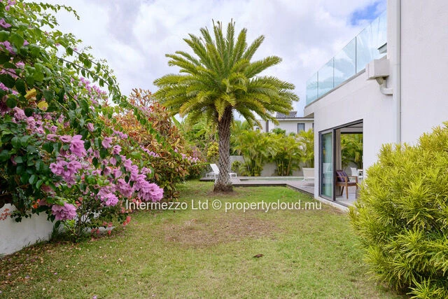 Furnished 4-Bedroom Villa with Pool for Rent in Trou aux Biches – €3,300/month
