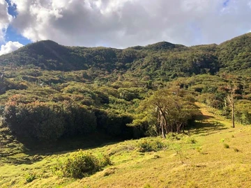 FOR SALE - Beautiful plot of land of 160 toises enjoying an exceptional view of the mountain, located at Domaine de L...
