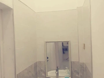 18 Bedroom Hotel