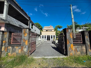 6 Bedroom House