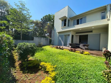 Beautiful 5 bedrooms duplex