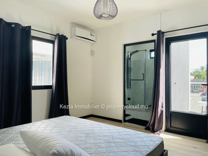 Duplex Contemporain Avec Piscine Privée