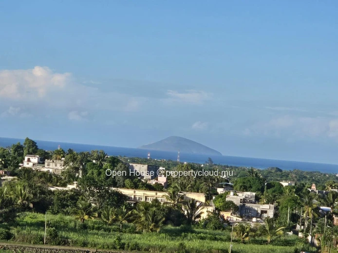 Exclusivité # Marché local # Goodlands # Appartement à vendre de 113m², 3 chambres, entièrement meublé, vue mer, pisc... (Mandat exclusif)