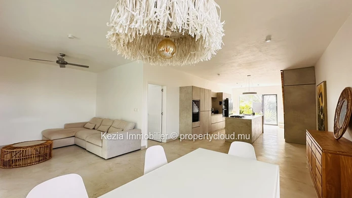 Contemporary Villa With Swimming Pool