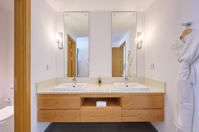  Elegant Furnished 3-Bedroom Apartment With Hotel Access In Grand Gaube - Mauritius