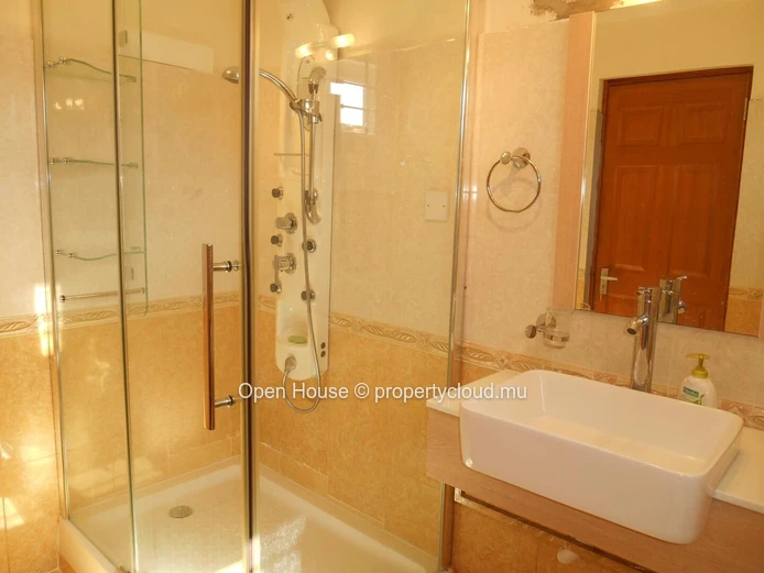 3-Bedroom Furnished Villa with Pool in Grand Gaube
