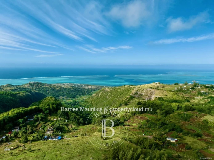 RODRIGUES - Terrain résidentiel en toute propriété - 60 Perches
