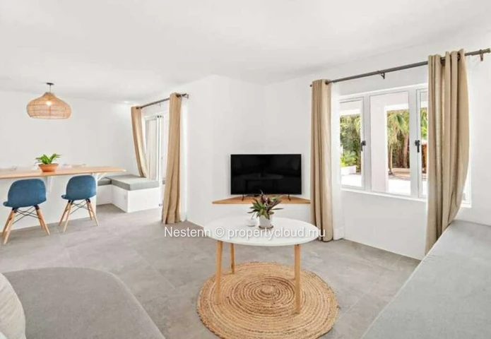 Charming and bright 4 bedroom semi-detached villa