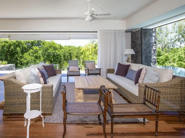 5 Bedroom Villa