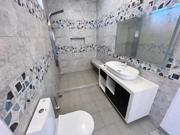 5 Bedroom Apartment
