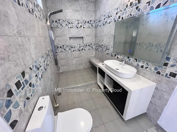 Spacieuse Villa à Louer à Bain Boeuf, Maurice: Propriété de 5 chambres avec piscine