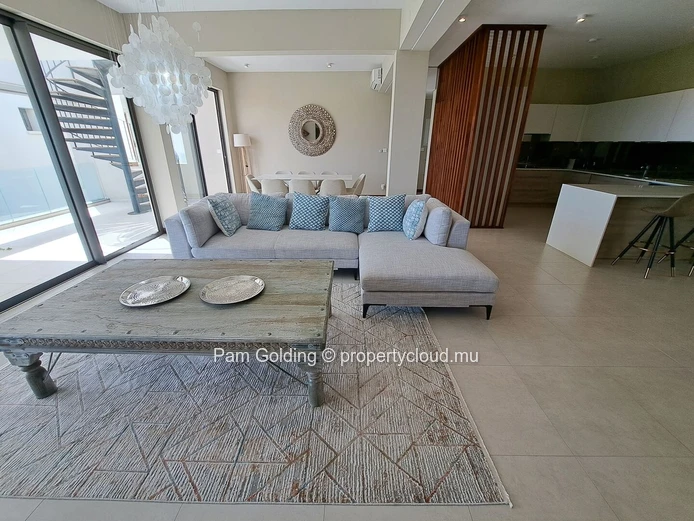 3 Bedroom penthouse – Pointe aux Cannoniers 