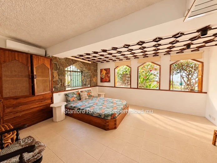 Beachfront Villa for Rent - 3 Bedrooms, Grand Gaube, North