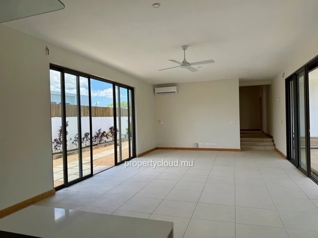 Villa F4 avec piscine Vivez dans le luxe et le confort proche centre commercial de la Croisette de Grand Baie dans un...