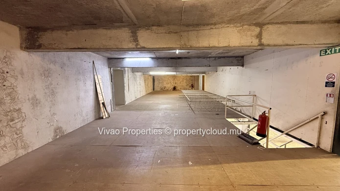Bâtiment industriel de 1 600 m² à louer à Phoenix – Rs 450 000/mois