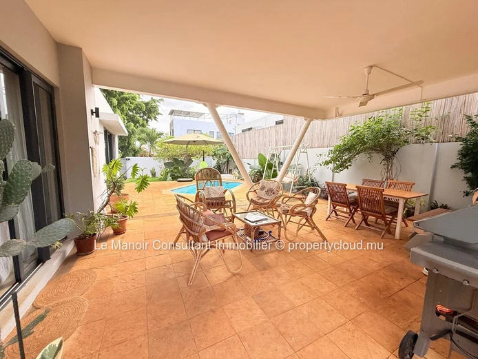 Villa moderne meublée avec piscine — idéale en résidence principale ou investissement locatif