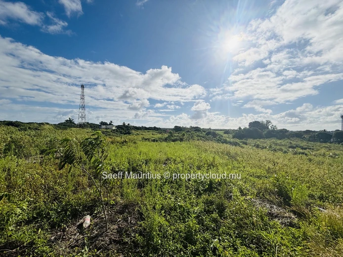 Prestigious 4-Arpent Development Site in Flacq