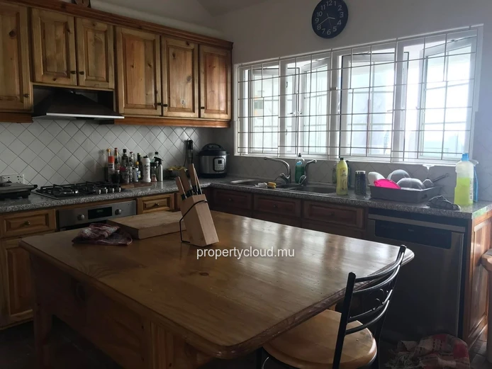 MELVILLE - Exceptional villa for rent with 4 bedrooms. – A haven of peace just steps from the beach