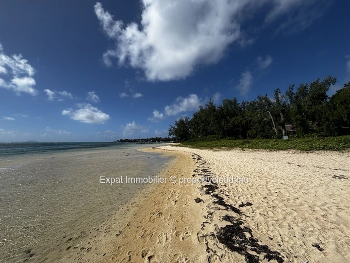 Villa En Front De Mer Avec Accès Direct À La Plage – Péreybère