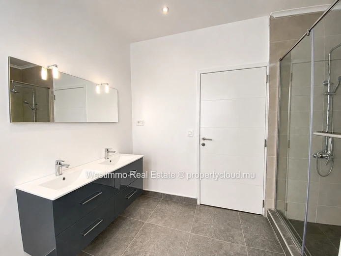 Trou aux Biches - Magnificent modern 5-bedroom en-suite furnished villa with swimming pool for rent