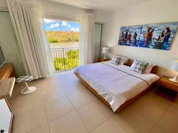 4 Bedroom Apartment