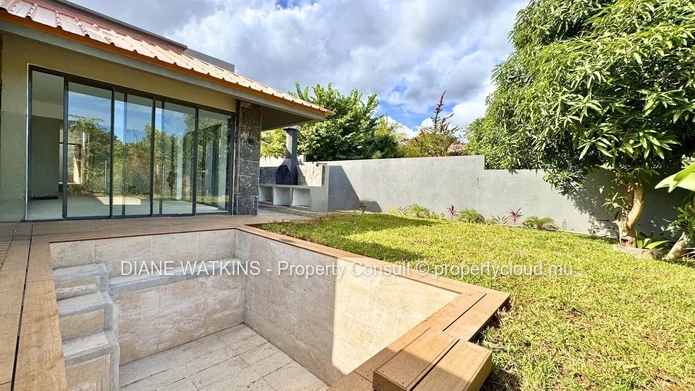 Contemporary 3-Bed Duplex with La Tourelle Views for Sale in Black River 