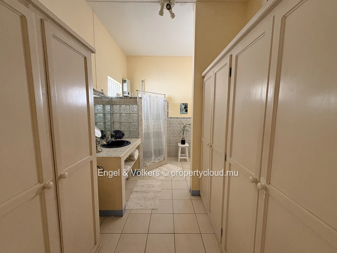 FOR RENT - Discover a stylish 2-Bedroom Home in Tamarin