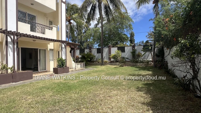 Charming 4-Bedroom Apartment for Rent with Communal Pool in Flic en Flac