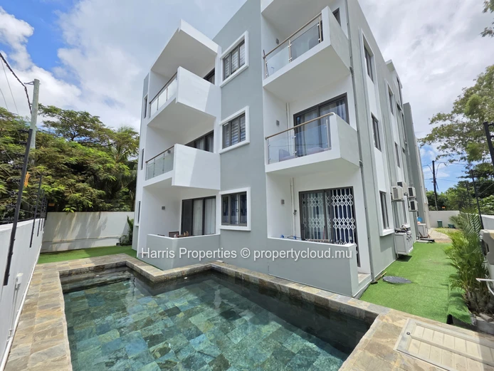 Exquisitely furnished and luxurious apartment for sale in Pereybere