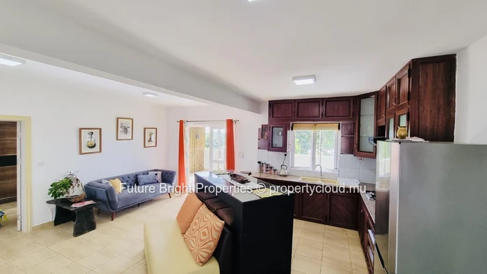Charmant Penthouse de 2 Chambres à Louer au Nord de l'Île
