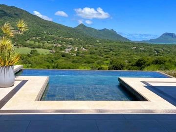 5 Bedroom Villa