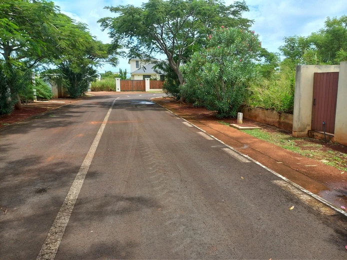 Terrain à vendre à Pointe Aux Piments - Situé dans un lotissement sécurisé