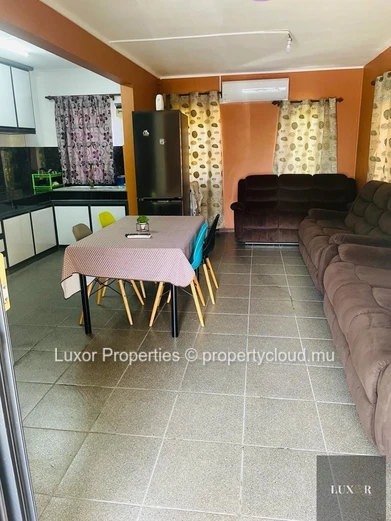 Beau triplex entièrement meublé à louer (longue et courte durée) – Melville, Grand Gaube