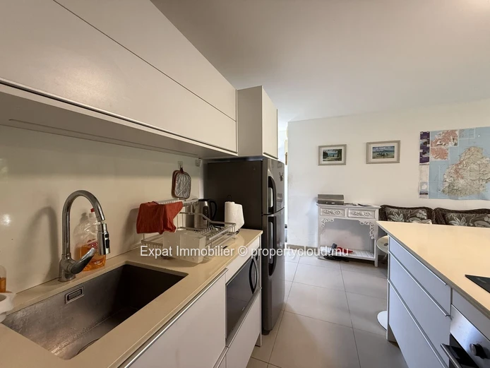 Appartement 3 Chambres Avec Jardin Privatif & Accès Direct À La Piscine – Résidence Sécurisée