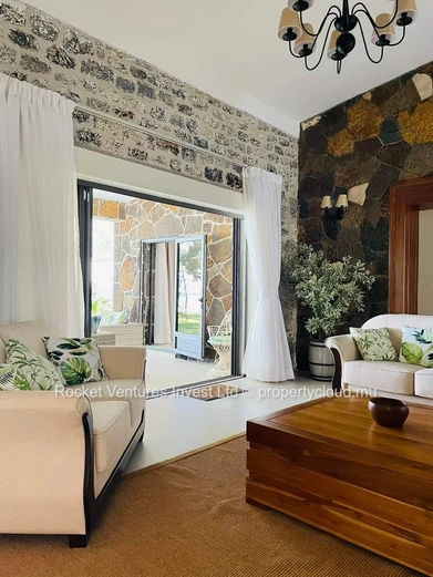 Villa 3 Chambres en Bord de Mer – Calodyne