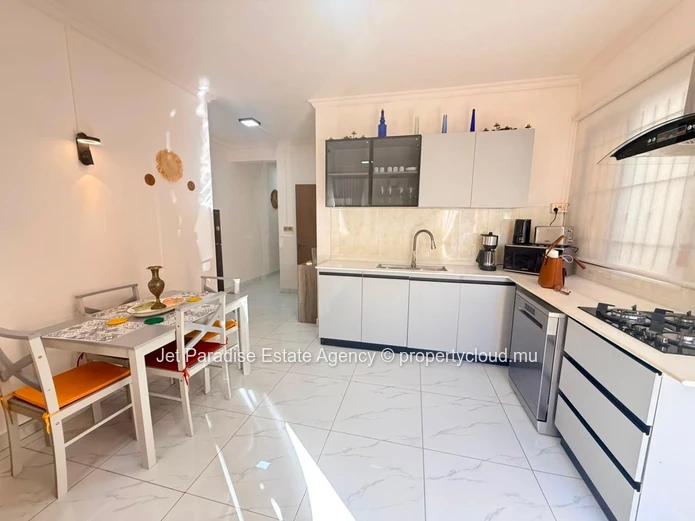 Newly built 3 bedrooms apartment - Close to the beach