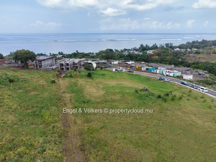 For Sale: Prime Plot in Baie du Cap