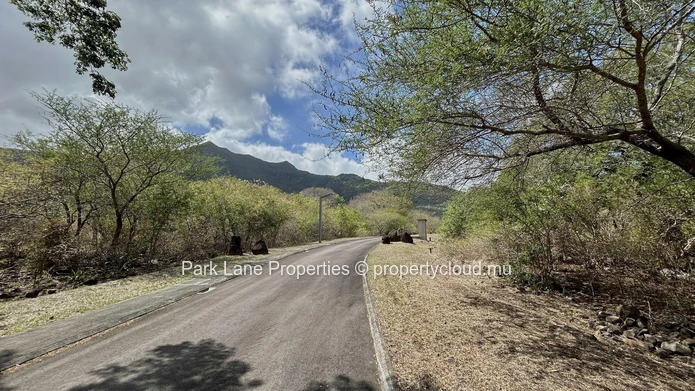1,696 m² Plot in the Gated Estate Domaine de Palmyre with Stunning Mountain Views