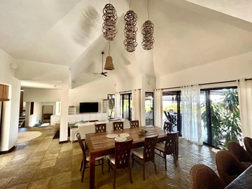 5 Bedroom Villa